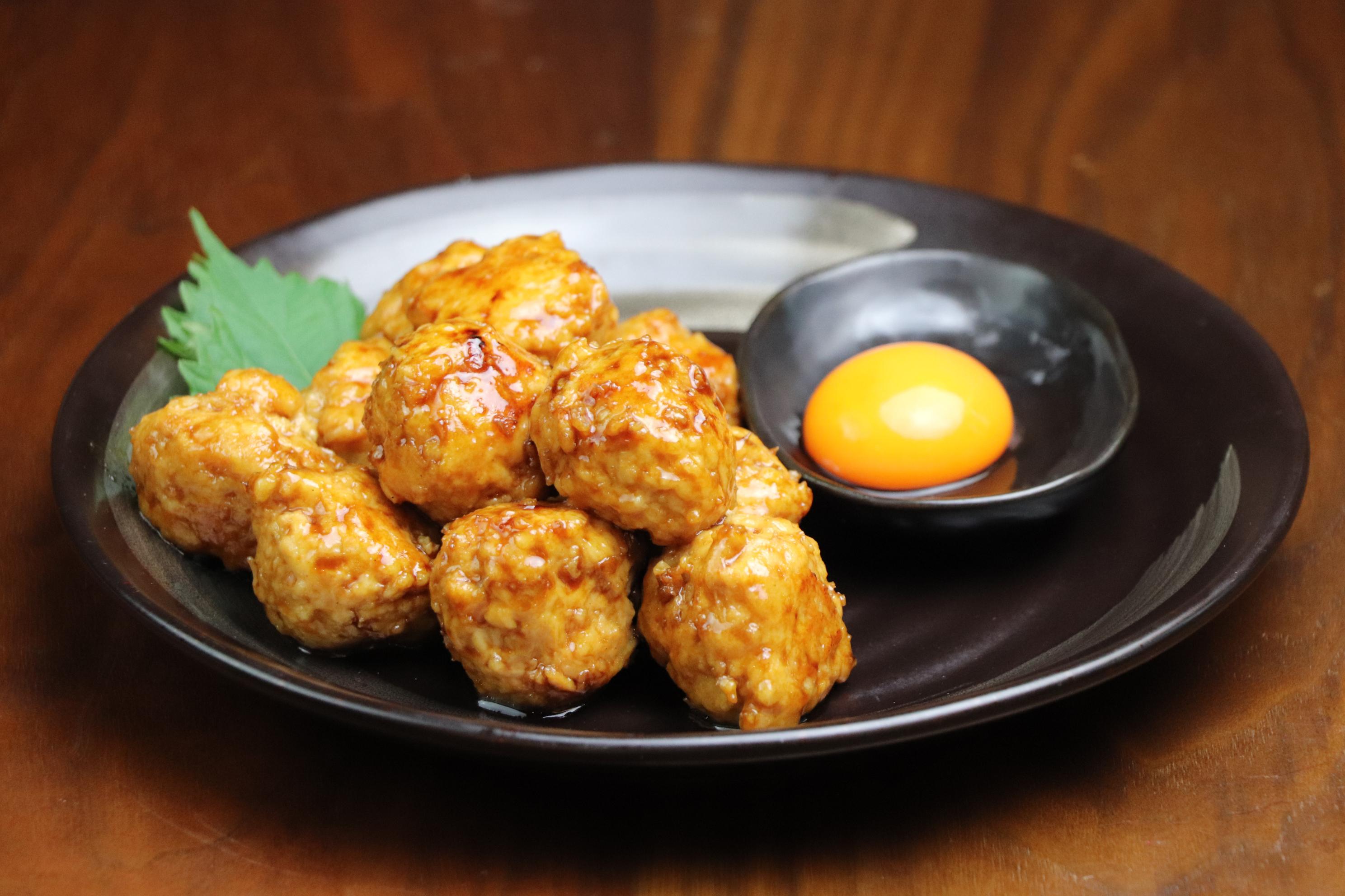 鶏専門店だからこそ味わえる、贅沢鶏つくね。